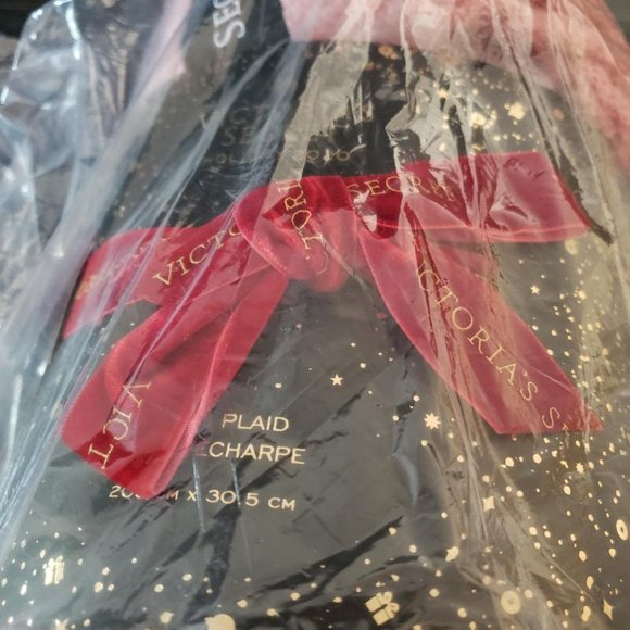 NWT *HP 3/14* Victoria's Secret Great Blanket Scarf - Picture 2 of 6